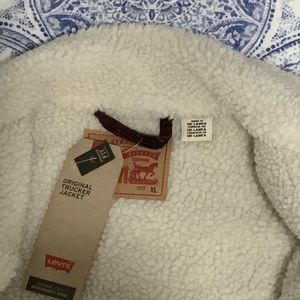 Levi’s Trucker Jacket Sherpa lined size XL